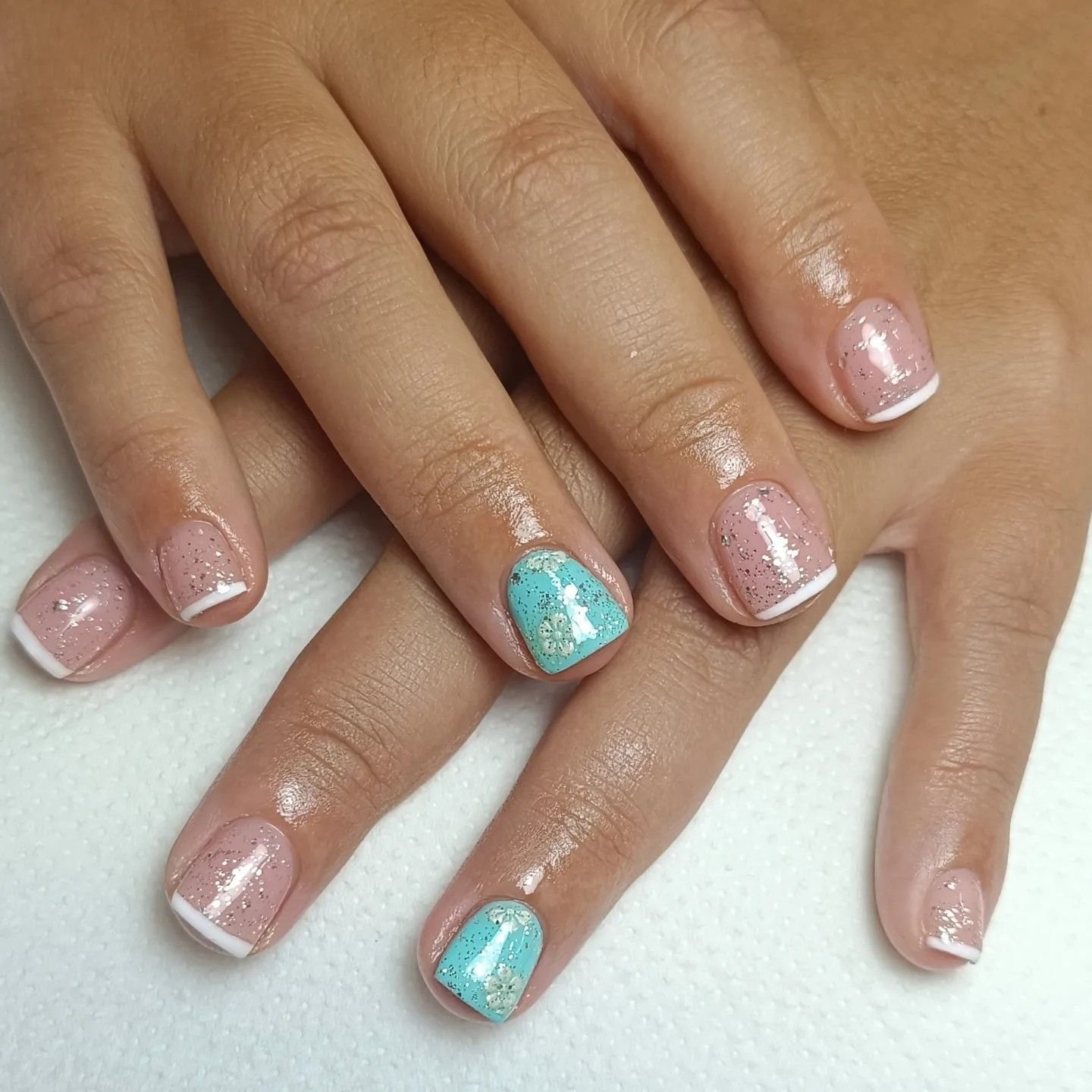 Manicura semipermanente sin retirada en Vivi Nails Studio, Córdoba